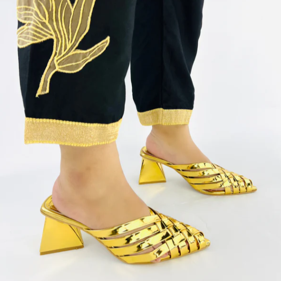 ALFIE SLIPPER Cross Strap Pointed Toe Triangle Heel Shoes