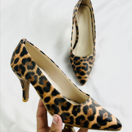 Cheetah Print Heels - Classic Pointed Toe Stiletto Pumps