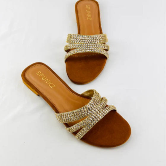 Crystal Embellished Flat Sandals – Stylish Slip-On Slippers for Women