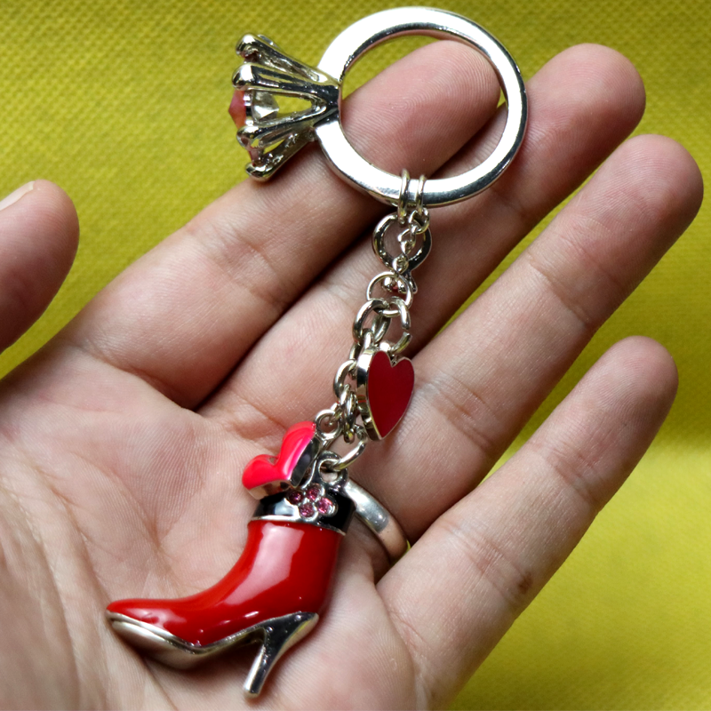 Keychains For Women and Men – Fancy Car Keychains, Metal Keychain, Bag Pendant, Handbag Charm for Women Girls Boys